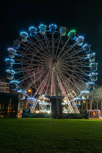 Fonte Novas Trädgård Med Julmarknad Och Färgat Pariserhjul Nära Ria — Stockfoto