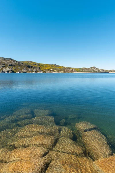 Lagoa Comprida Portekiz 'in Serra da Estrela doğal parkının en büyük gölüdür..