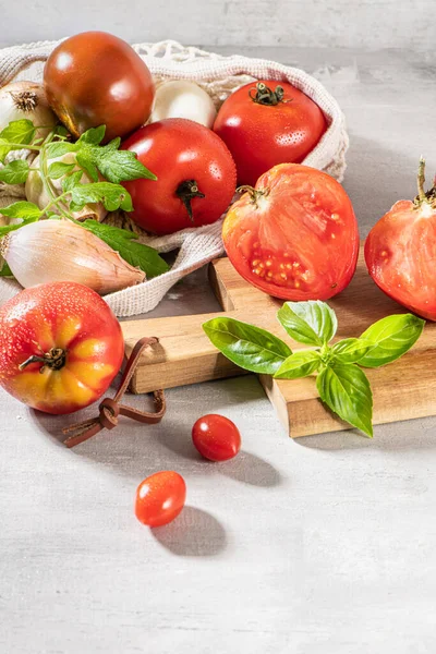 Large Variety Tomatoes Rustic Kitchen Counter Preparation Tomato Sauce Onions — Stock Photo, Image