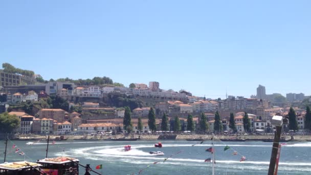 PORTO, PORTUGAL - 1 DE AGOSTO DE 2015: Testes de equipe da Motorglass F1 durante a U.I.M. Campeonato Mundial de F1 H2O Powerboat no Porto, Portugal . — Vídeo de Stock