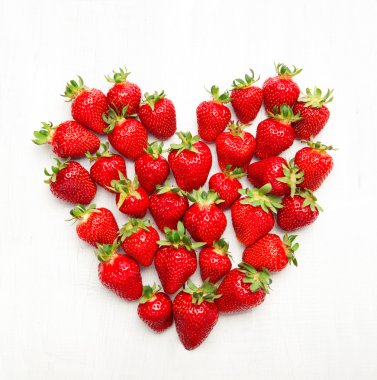 kalp şeklinde çilek