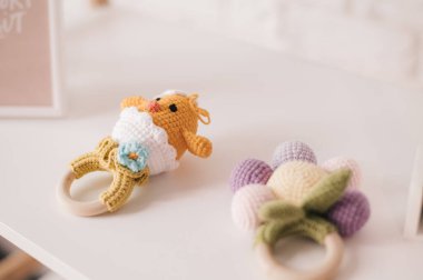 Yüzüğe örülmüş oyuncak