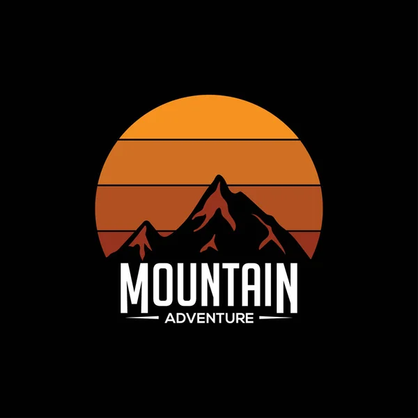 Montaña Aventura Logo Diseño Vector Puesta Del Sol Ilustración Gráfica — Vector de stock