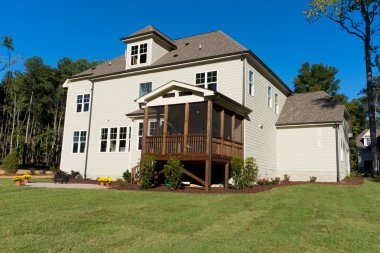 büyük konut ev arka