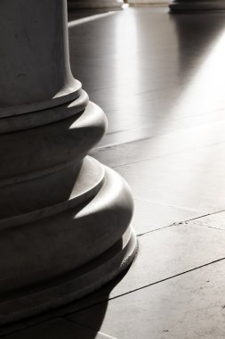 Bankası iyonik sütun