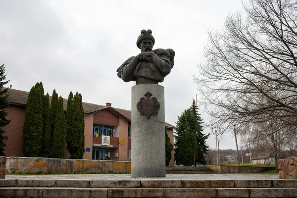 乌克兰苏博蒂夫 2021年4月17日 博格丹 赫梅利尼茨基纪念碑 — 图库照片