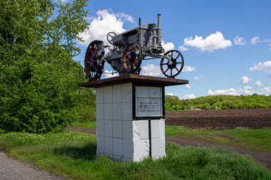 Lozuvatka, Ukrayna - 15 Mayıs 2021: Traktör 