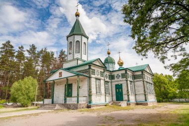 Nechaivka, Ukrayna - 5 Haziran 2021: Nechaivka, Çerkasya bölgesindeki eski ahşap kilise