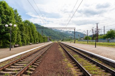 Skole, Ukrayna - 19 Haziran 2021: Skole, Ukrayna 'daki tren istasyonu