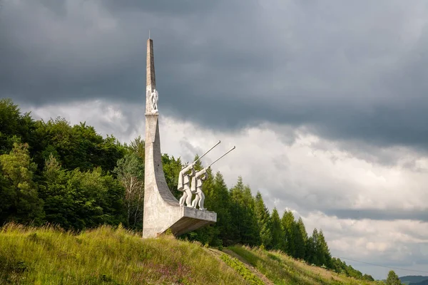 Сколе Украина Июня 2021 Года Трембиты Скульптурной Композиции Перевале Тухольских — стоковое фото