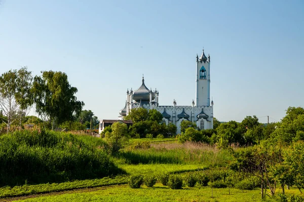 Moshny, Ukrayna - 12 Haziran 2021: Moshny köyündeki Şekil Değiştirme Kilisesi