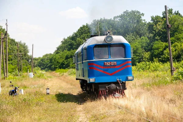 2021年7月10日 ウクライナ バーシャド鉄道駅の狭軌機関車Tu2 — ストック写真
