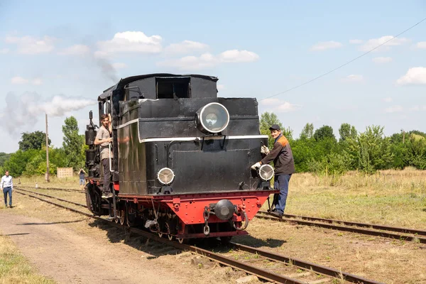 ウクライナ ハイヴォロン 2021年7月10日 旧蒸気機関車Gr 280がハイヴォロン駅に登場 — ストック写真