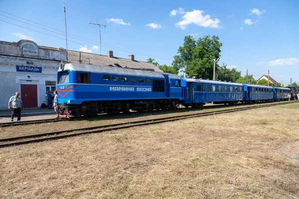 Bershad Ukraine July 2021 Narrow Gauge Locomotive Tu2 Passenger Train — Stock Fotó