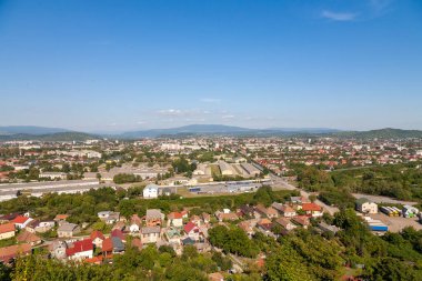 Palanok kalesinden Mukachevo şehrine panoramik manzara