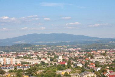 Palanok kalesinden Mukachevo şehrine panoramik manzara