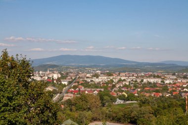 Palanok kalesinden Mukachevo şehrine panoramik manzara
