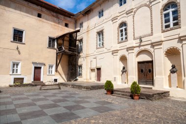 Uzhhorod, Ukrayna - 13 Ağustos 2021: Uzhhorod Ortaçağ Şatosu