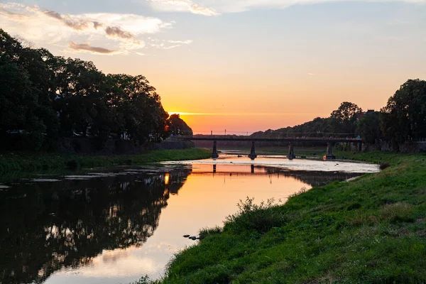 Uzhhorod Ucrania Agosto 2021 Puente Peatonal Del Río Uzh Que — Foto de Stock