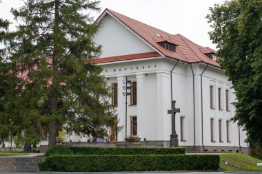 Ukrayna, Kaniv - Ağustos 2021: Shevchenko Ulusal Bankası. Taras Shevchenko 'nun ulusal rezervi Taras Hill, Chernecha Hora' da