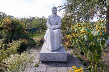 Bohdanivka, Boryspil Raion, Kyiv Oblastı, Ukrayna - 20 Eylül 2025: Kateryna Bilnak- Ukraynalı halk sanatçısı, ressam ve şair