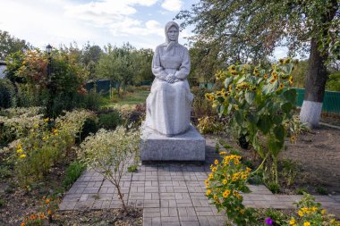 Bohdanivka, Boryspil Raion, Kyiv Oblastı, Ukrayna - 20 Eylül 2025: Kateryna Bilnak- Ukraynalı halk sanatçısı, ressam ve şair