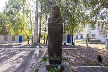 Bohdanivka, Boryspil Raion, Kyiv Oblastı, Ukrayna - 20 Eylül 2025: Kateryna Bilnak- Ukraynalı halk sanatçısı, ressam ve şair