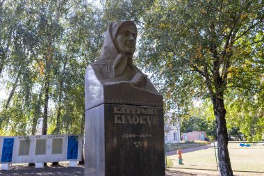 Bohdanivka, Boryspil Raion, Kyiv Oblastı, Ukrayna - 20 Eylül 2025: Kateryna Bilnak- Ukraynalı halk sanatçısı, ressam ve şair