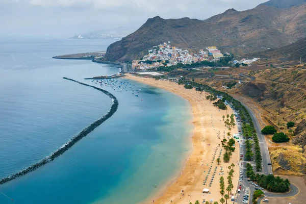 Praia famosa Playa de las Teresitas, Tenerife, Ilhas Canárias, Sp — Fotografia de Stock