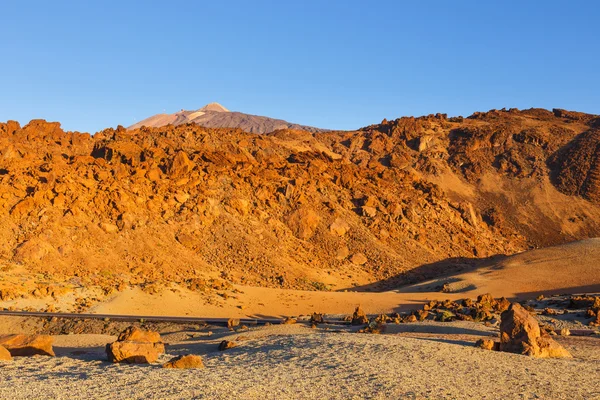 Amanecer en la caldera del Volcán El Teide, Tenerife, España — Foto de Stock