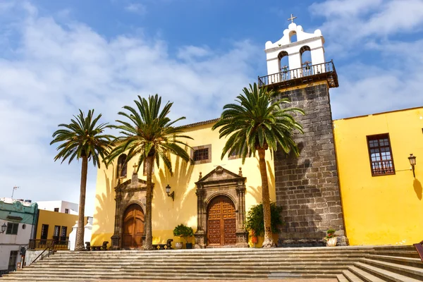 Main square in Garachico with monastery of San Francisco, Tenerife, Spain — Stock Photo, Image