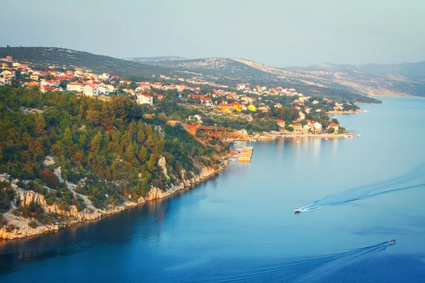 Hermosa vista desde el puente de Maslenica, Croacia — Foto de Stock