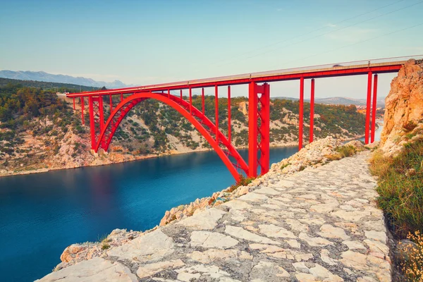 Estreito de Maslenica e belo pôr do sol, Croácia — Fotografia de Stock