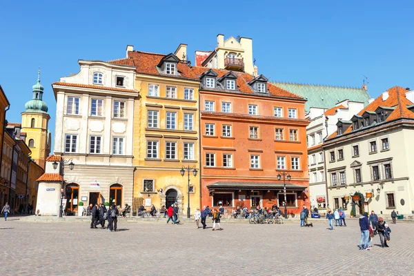 WARSAW, POLAND, 13 march 2016: Old town square in Warsaw in a sunny day. Warsaw is the capital of Poland — Stock Photo, Image