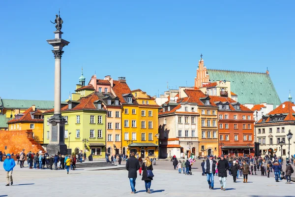 WARSAW, POLAND, 13 march 2016: View of Castle Square with Sigismund column in the Old Town in Warsaw, Poland — Stock Photo, Image