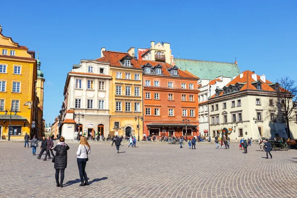 WARSAW, POLAND, 13 march 2016: Old town square in Warsaw in a sunny day. Warsaw is the capital of Poland — Stock Photo, Image