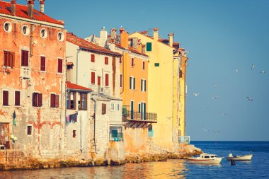 Rovinj, Istria, Hırvatistan tarihi kent görüntüleyin. Vintage bir görünüm
