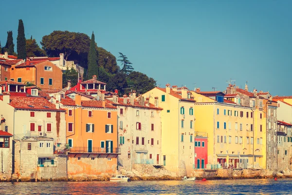 Vista del casco antiguo de Rovinj, Istria, Croacia. Aspecto vintage —  Fotos de Stock