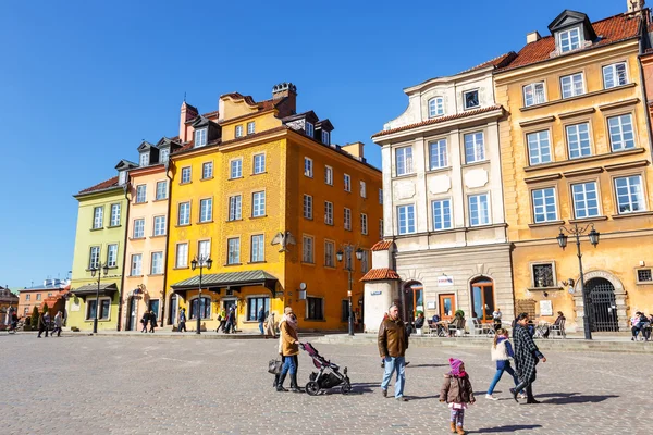 WARSAW, POLAND, 13 march 2016: Old town square in Warsaw in a sunny day. Warsaw is the capital of Poland — Stock Photo, Image