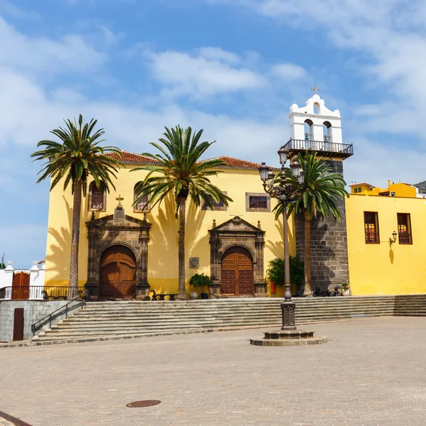 Praça principal em Garachico com mosteiro de São Francisco, Tenerife, Espanha — Fotografia de Stock