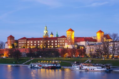 Akşam Wawel Kalesi, Krakow, Polonya