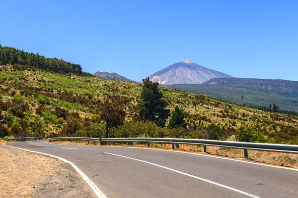 Kilátás a vulkán El Teide Tenerife, Kanári-szigetek, Spanyolország — Stock Fotó