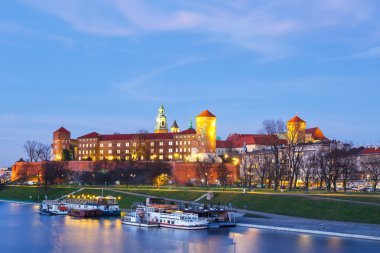 Akşam Wawel Kalesi, Krakow, Polonya