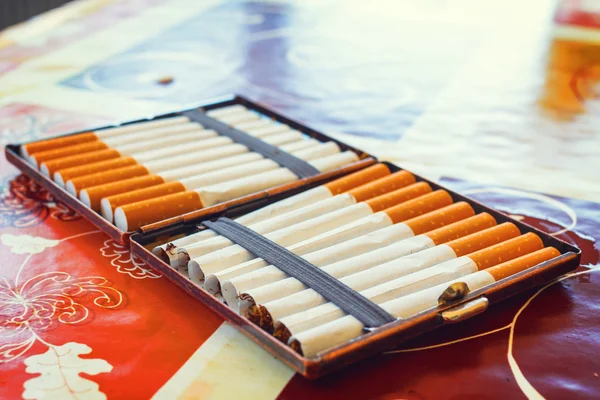 Cigarettes faites à la main, gros plan — Photo