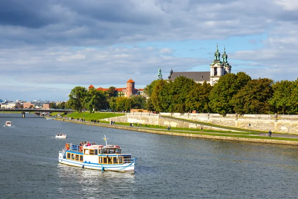 Краків, Польща - 27 вересня 2015: Вісли в історичному центрі міста Краків, Польща — стокове фото