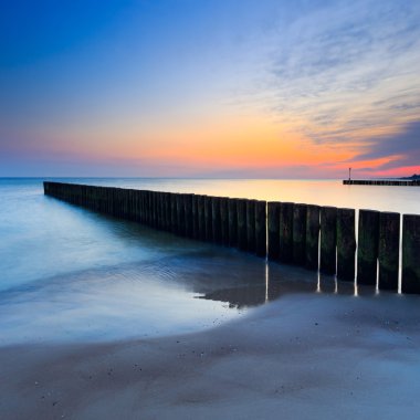 Güzel uzun pozlama günbatımı atış