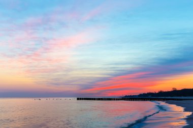 Güzel uzun pozlama günbatımı atış