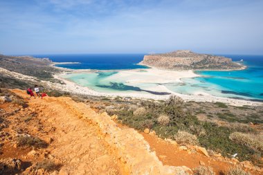 Girit, Yunanistan - 24 Mayıs, 2016: kimliği belirsiz kişi geliyordu Balos Lagoon Beach Crete, Yunanistan
