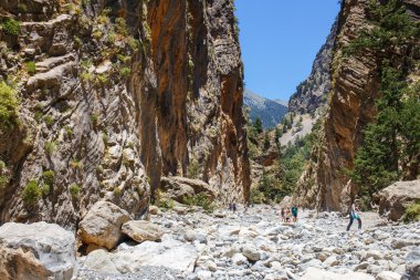 Samiriye Gorge, Grece - 26 Mayıs 2016: Turist Merkezi Girit, Yunanistan Samiriye Gorge zammı. Milli Parkı Unesco biyosfer rezervi 1981 yılından bu yana olduğunu.