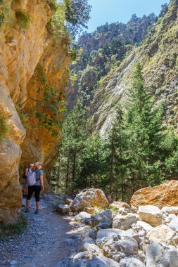 Samiriye Gorge, Grece - 26 Mayıs 2016: Turist Merkezi Girit, Yunanistan Samiriye Gorge zammı. Milli Parkı Unesco biyosfer rezervi 1981 yılından bu yana olduğunu.